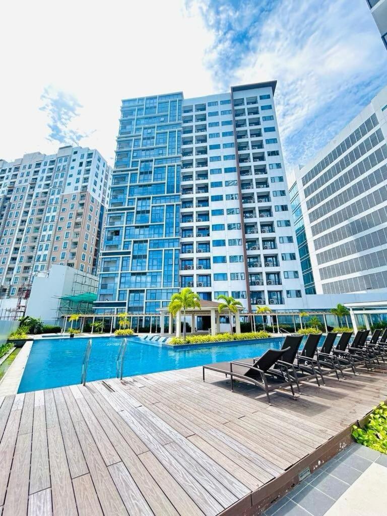 Modern And Cozy One Manchester Place In Mactan Newtown Apartment มักตัน ภายนอก รูปภาพ